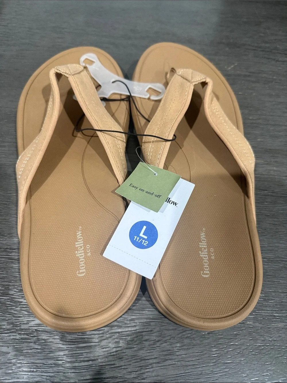 Men lan Confort Flip Flop Thong Sandal -Goodfellow & Co Tan